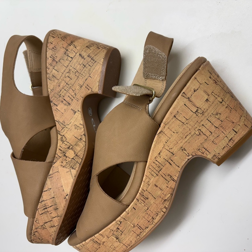 NEW Chinese Laundry Tan Cork Wedges